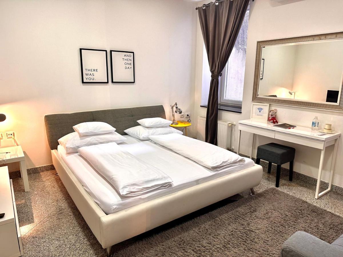 Smart Apartment Zagreb Buitenkant foto